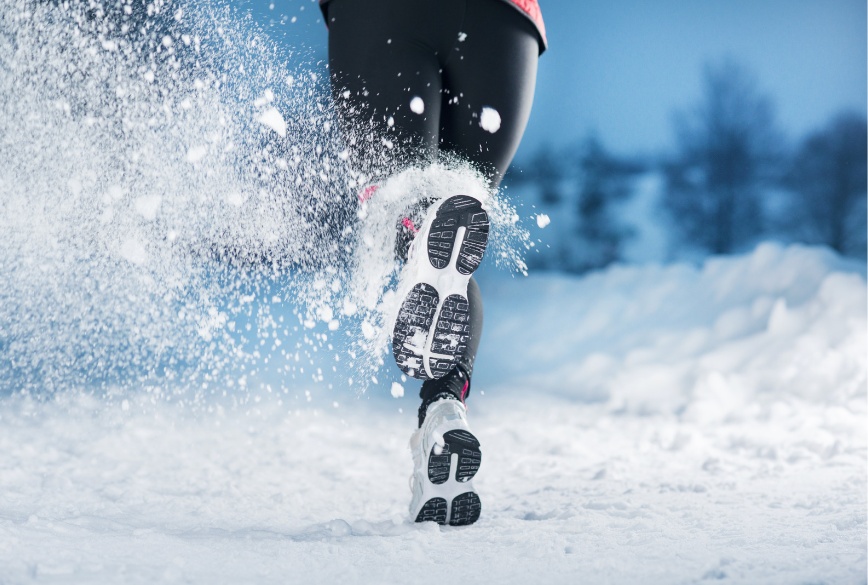 What To Wear When Running in Different Weather Conditions Header Image